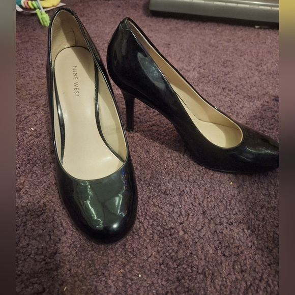 Nine West - 3" Black Heels - Picture 1 of 5